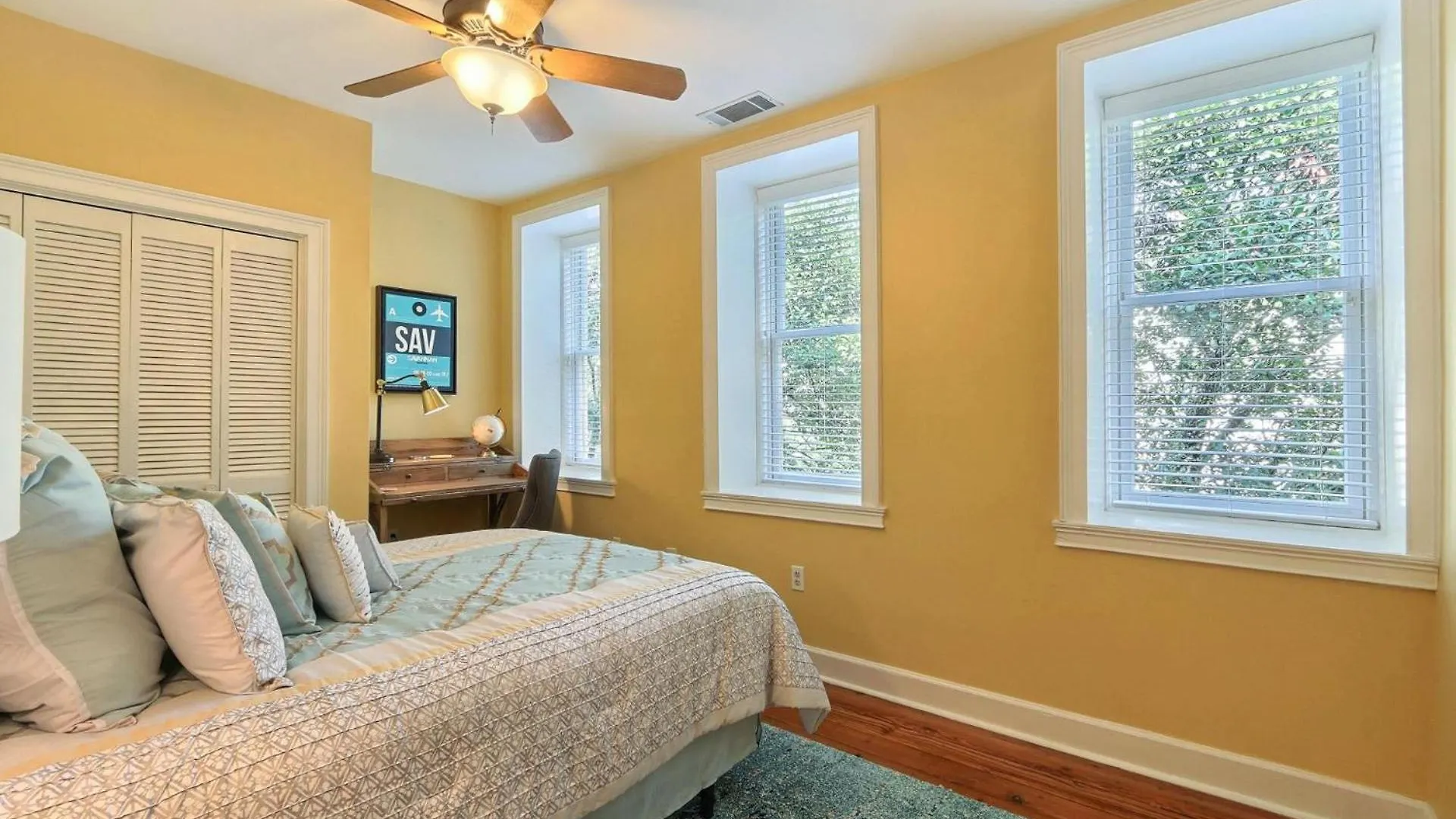 Historic Townhouse On Tattnall Savannah USA